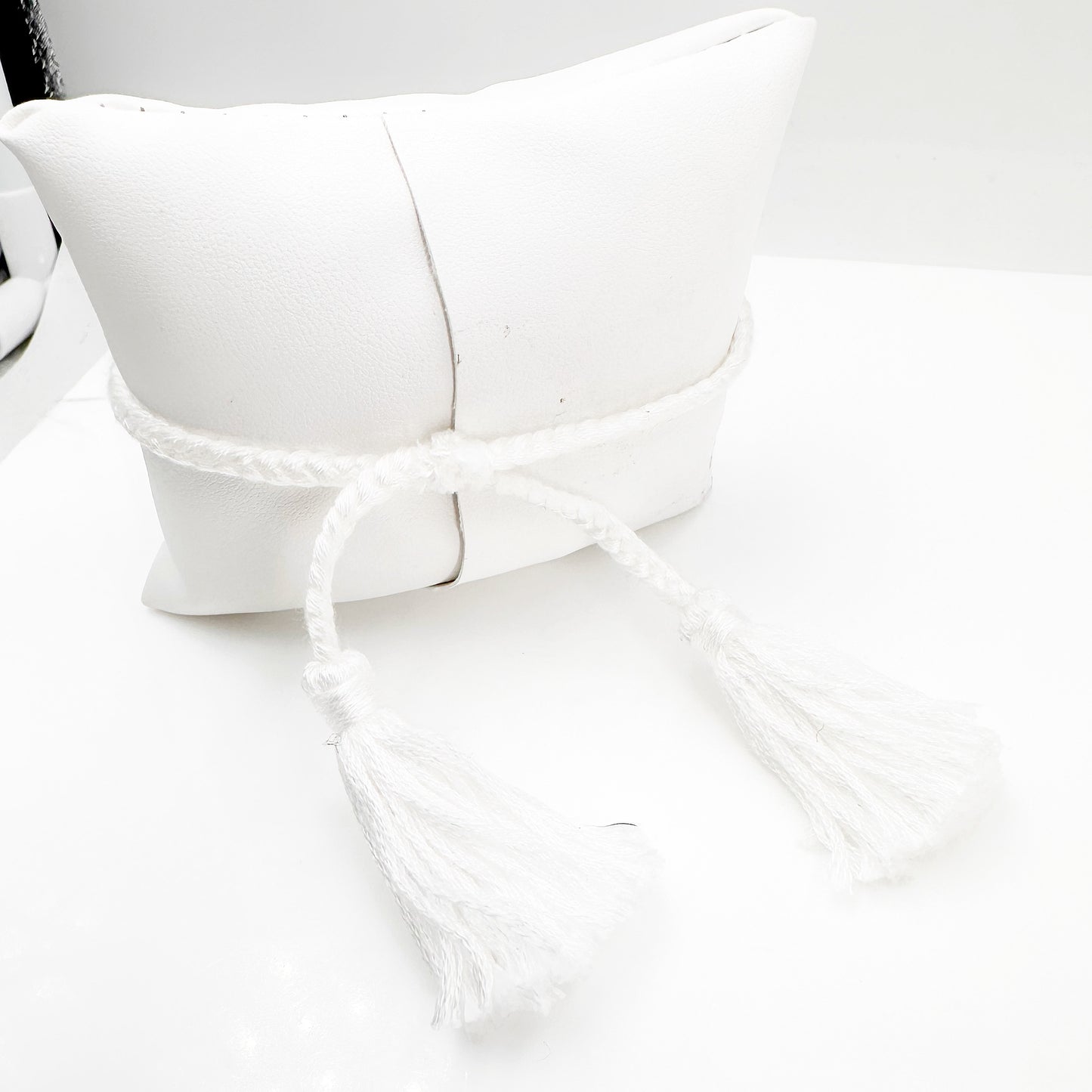 Handwoven White Miyuki Heart Bracelet with Elegant Tassels – A Perfect Gift